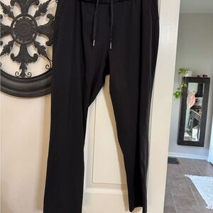 Women’s Lululemon On The Fly pants